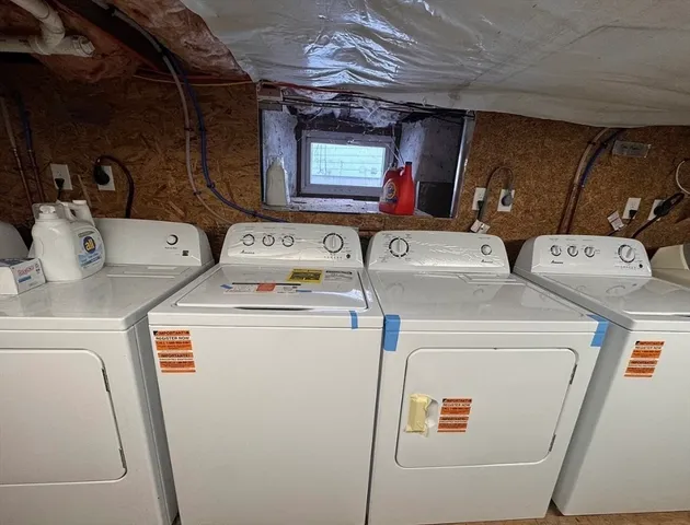 $1,900 | 18 Emerald Avenue, Unit 2, Webster, MA 01570