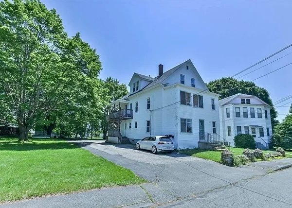 $1,850 | 18 Emerald Avenue, Unit 2, Webster, MA 01570