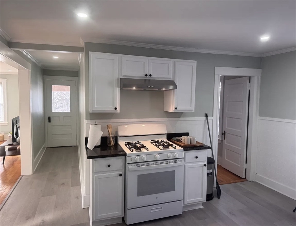 18 Emerald Avenue, Unit 2 Webster, MA 01570 - Photo 4 of 12