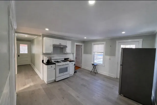 $1,900 | 18 Emerald Avenue, Unit 2, Webster, MA 01570