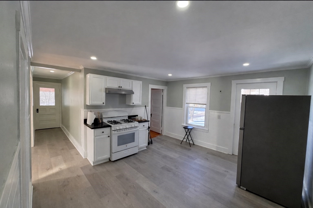 18 Emerald Avenue, Unit 2 Webster, MA 01570 - Photo 5 of 12