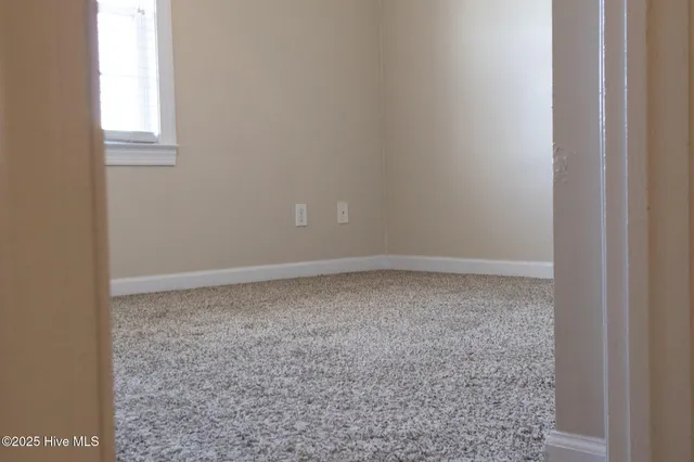 $158,000 | 304 Streamwood Drive, Jacksonville, NC 28546