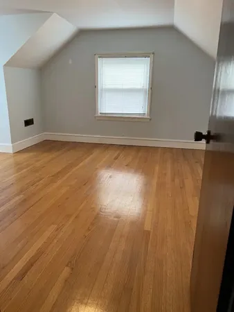 $3,500 | 55 Douglas Avenue, Portsmouth, RI 02871