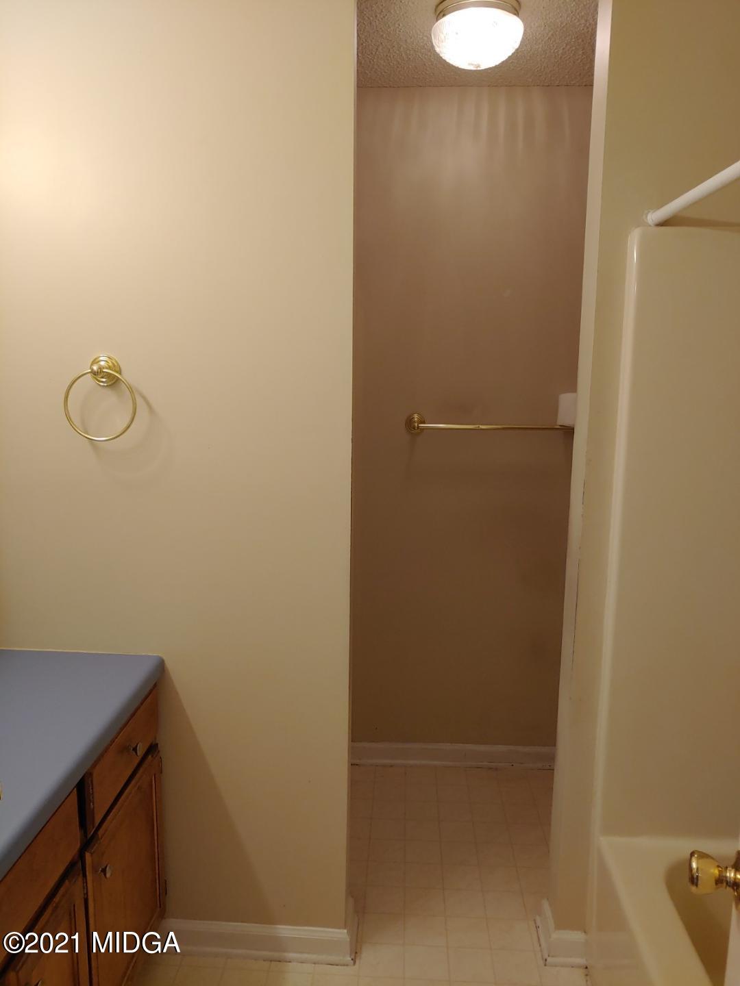6210 Skipperton Road Macon, GA 31216 - Photo 7 of 15 a bathroom with a shower