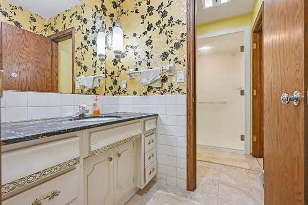 $330,000 | 19300 East Avenue North, Battle Creek, MI 49017