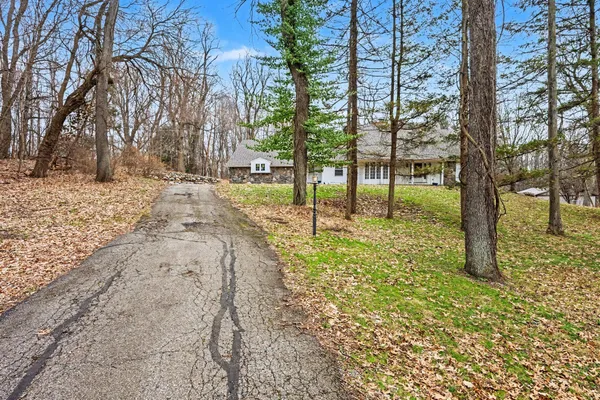 $330,000 | 19300 East Avenue North, Battle Creek, MI 49017