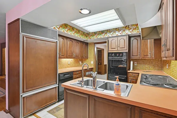 $330,000 | 19300 East Avenue North, Battle Creek, MI 49017