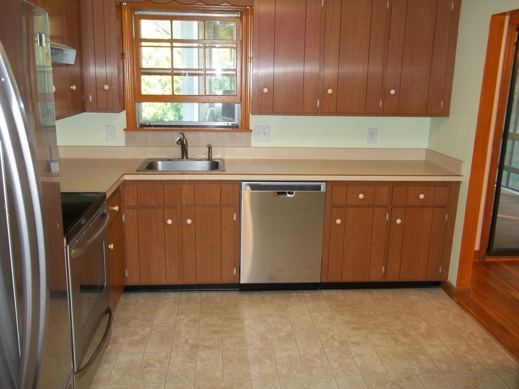 218 Bonham Road Dedham, MA 02026 - Photo 10 of 30 Gallery Image 10