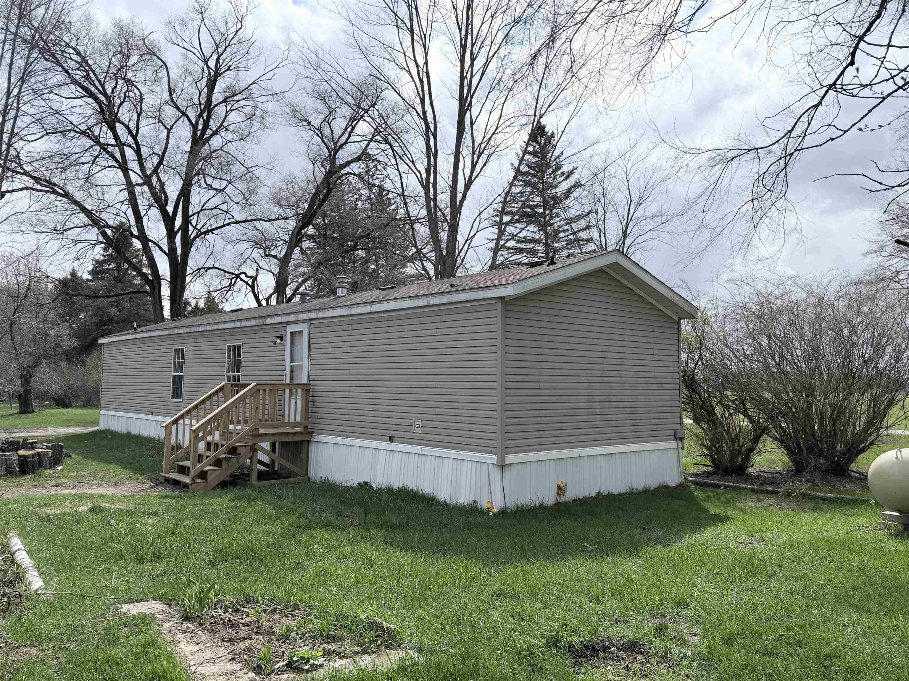6542 North Geneva Road Coleman, MI 48618 - Photo 5 of 26