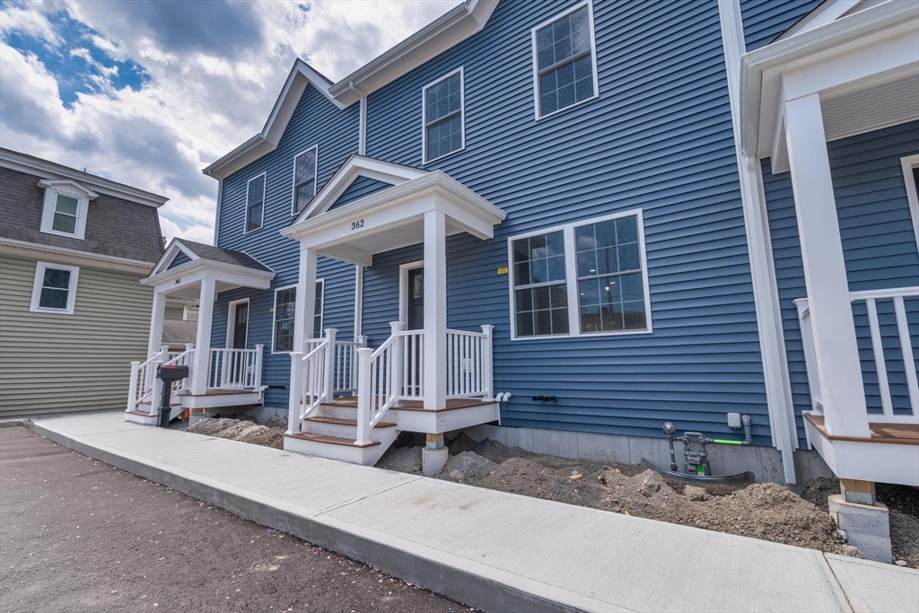 362 High Street Fall River, MA 02720 - Photo 3 of 35
