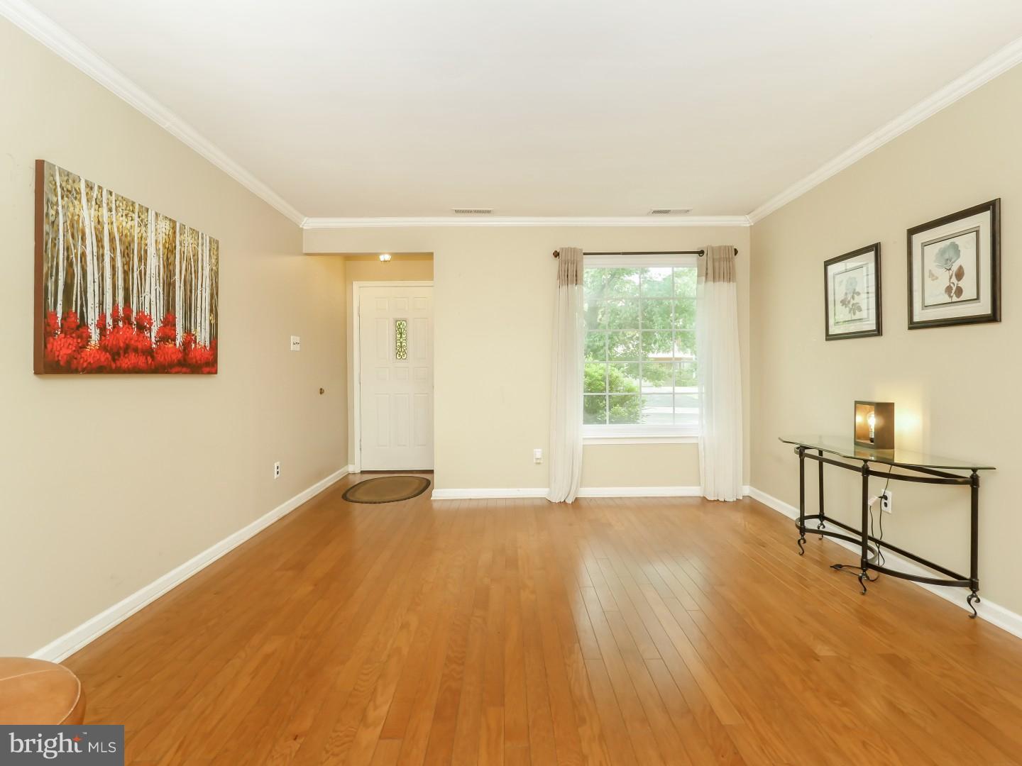 75 Loggers Mill Road Horsham, PA 19044 - Photo 7 of 17 Living Room