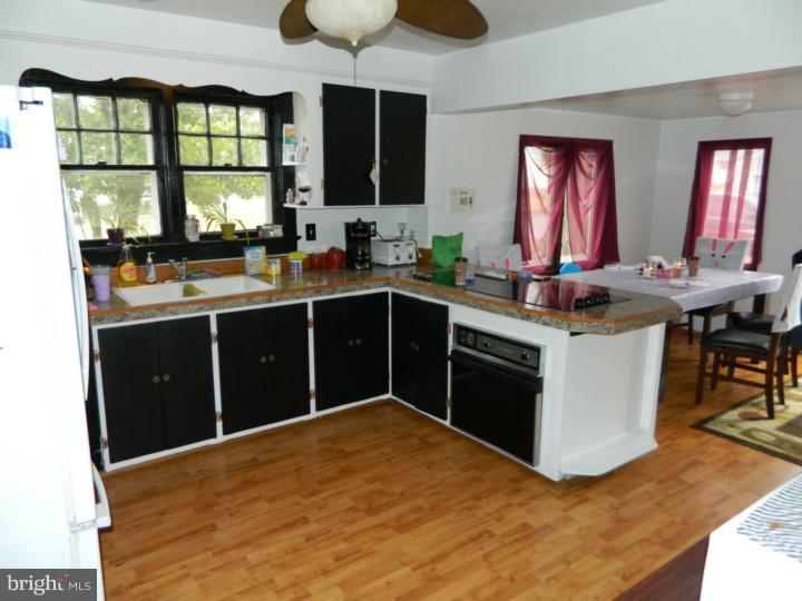 288 South Fellowship Road Maple Shade, NJ 08052 - Photo 5 of 10 Kitchen