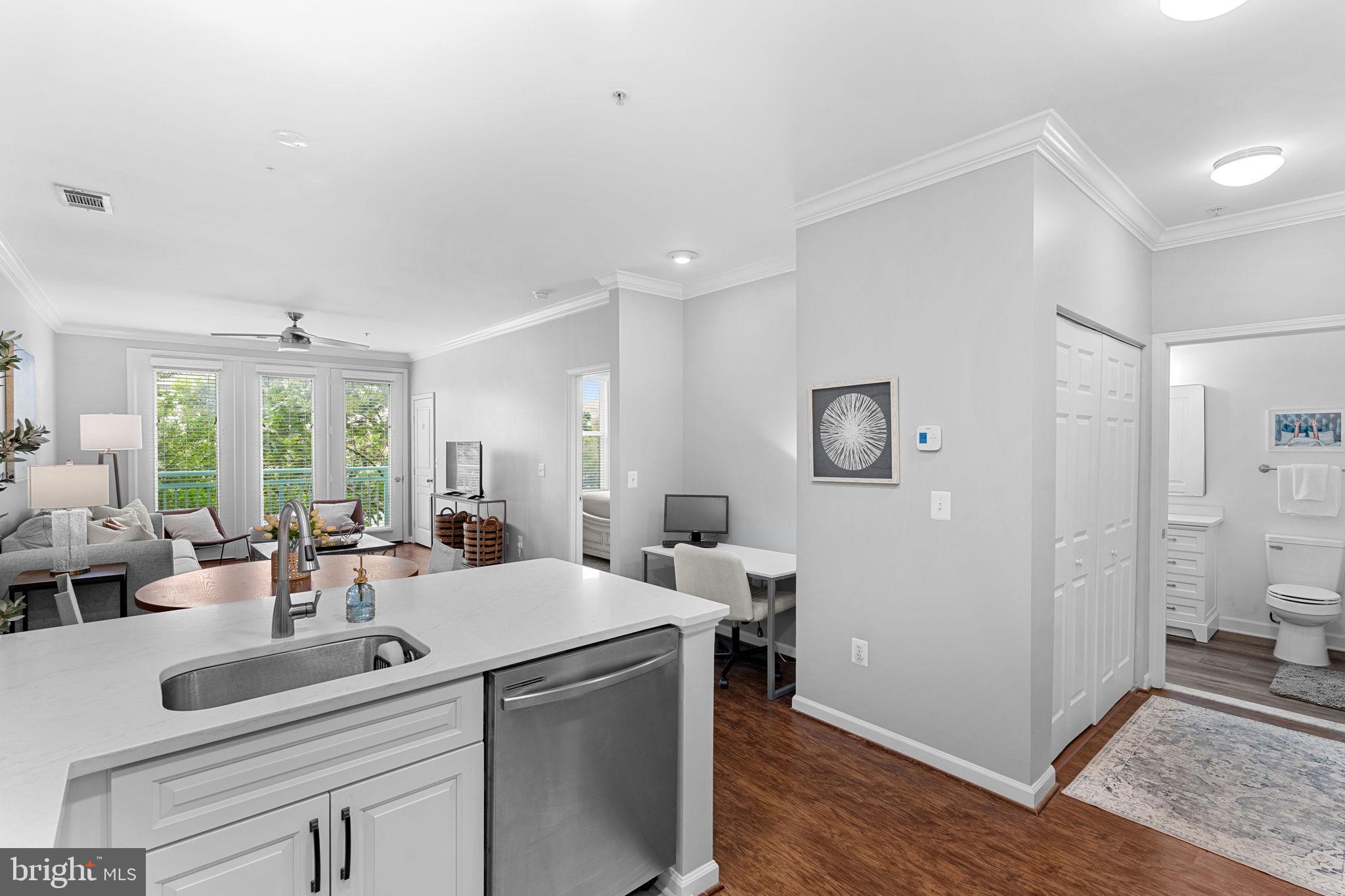 12000 Market Street, Unit 172 Reston, VA 20190 - Photo 14 of 42 Kitchen