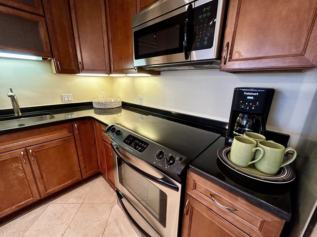 20 Whitman Road, Unit 21 Waltham, MA 02453 - Photo 2 of 23