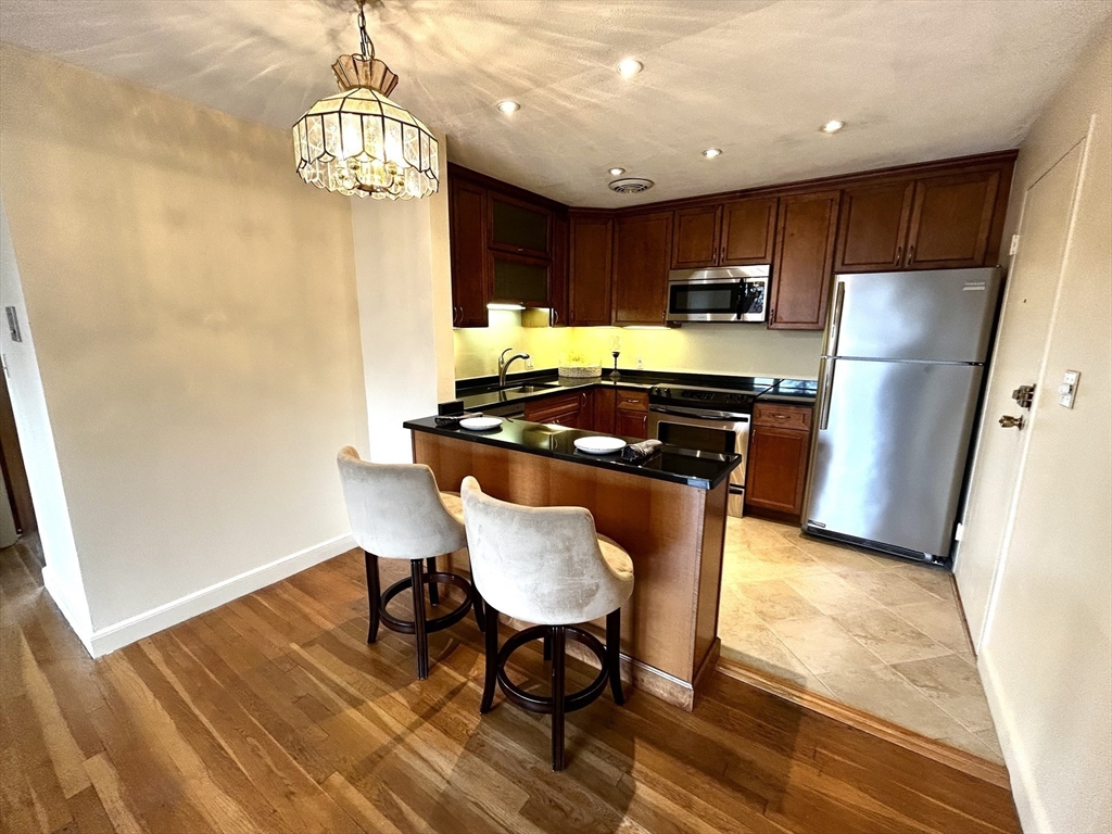 20 Whitman Road, Unit 21 Waltham, MA 02453 - Photo 3 of 23