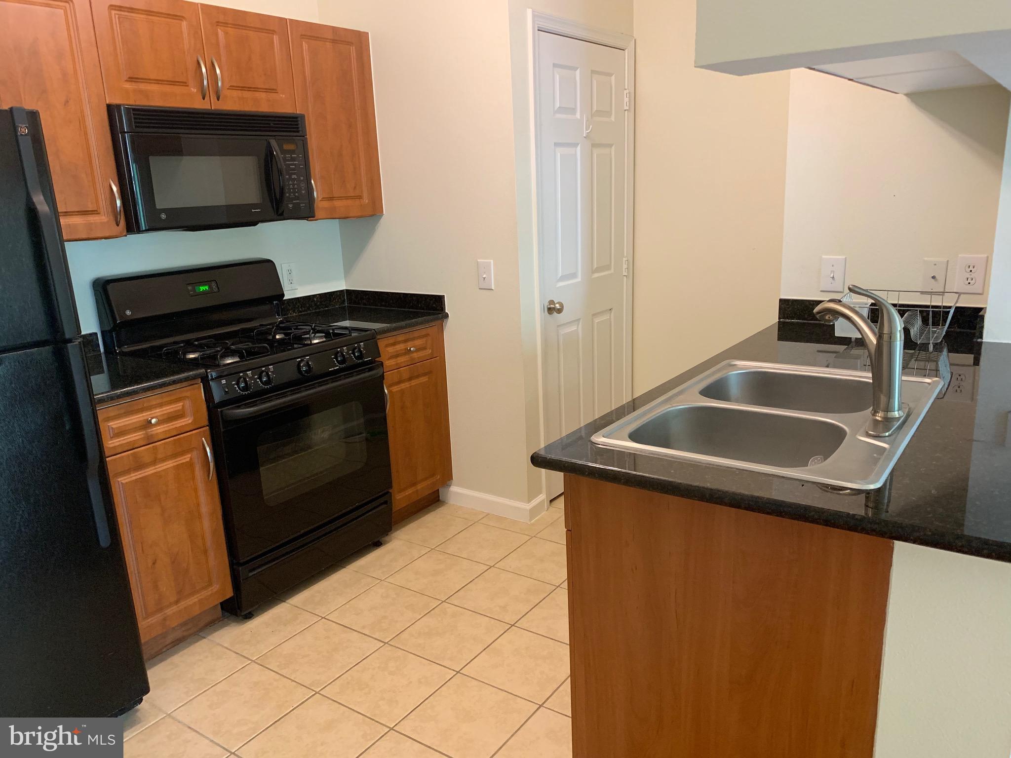 12913 Centre Park Circle, Unit 411 Herndon, VA 20171 - Photo 2 of 8