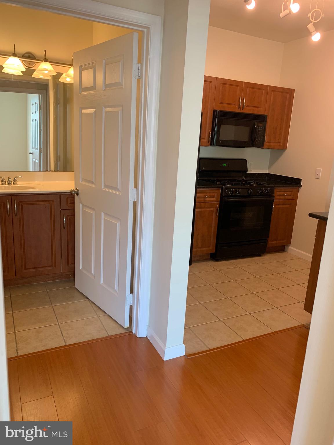 12913 Centre Park Circle, Unit 411 Herndon, VA 20171 - Photo 3 of 8