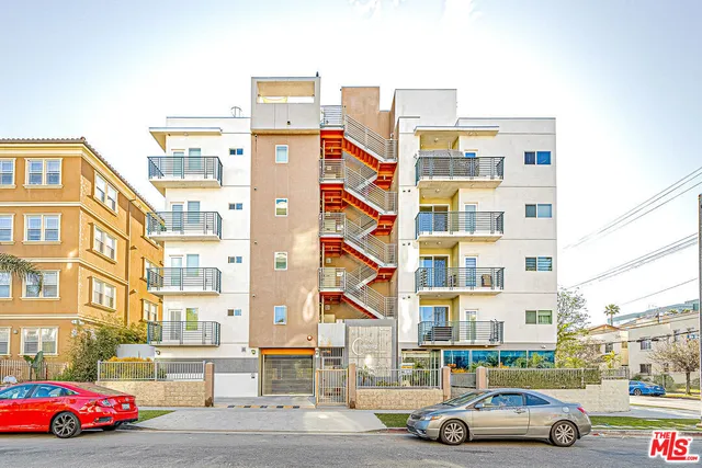 a car parked in front of a building