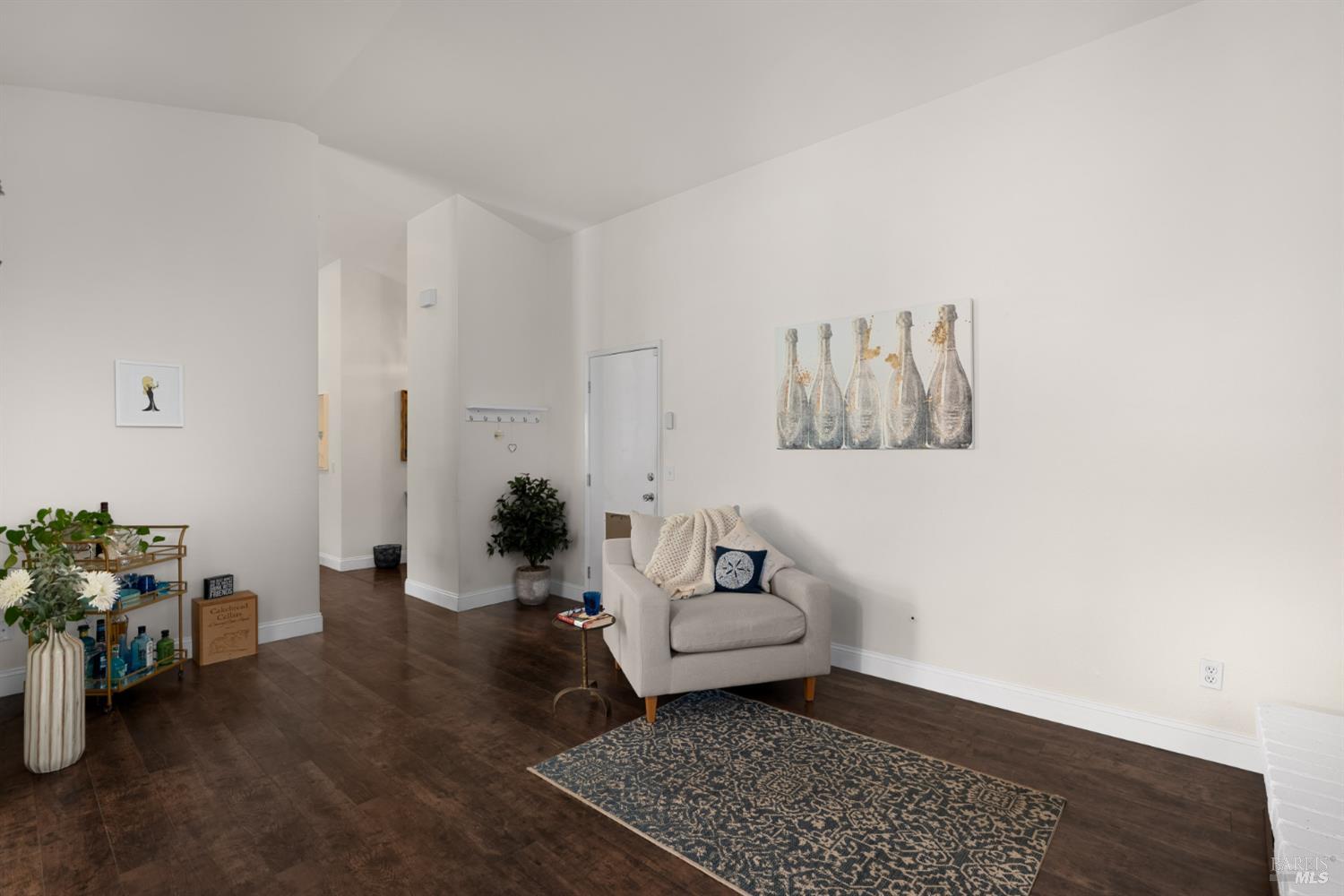 451 Rusty Drive Santa Rosa, CA 95401 - Photo 5 of 24 Family room and entry