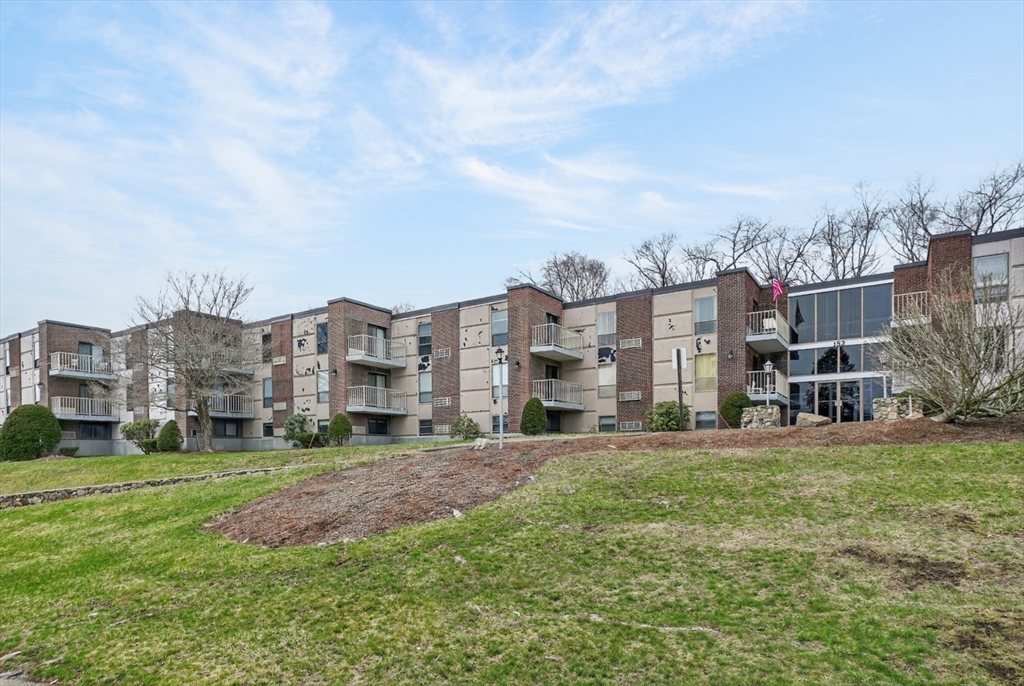 152 Turner Road, Unit 3 Holliston, MA 01746 - Photo 3 of 26