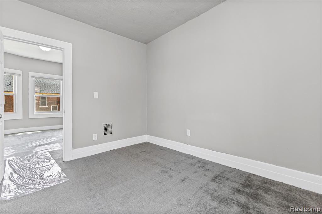 3010 Montclair Street Detroit, MI 48214 - Photo 42 of 61