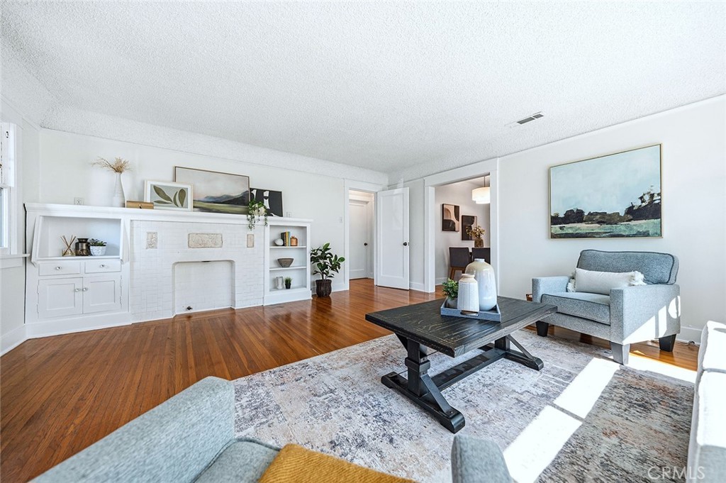 1384 Prospect Avenue Long Beach, CA 90804 - Photo 3 of 37