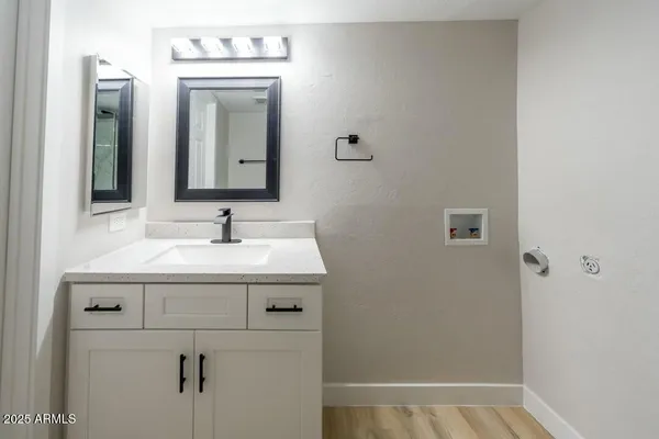 $2,100 | 6767 North 7th Street, Unit 123, Phoenix, AZ 85014