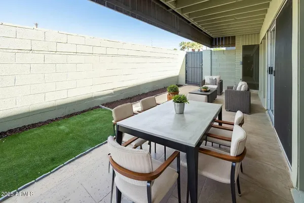 $2,100 | 6767 North 7th Street, Unit 123, Phoenix, AZ 85014