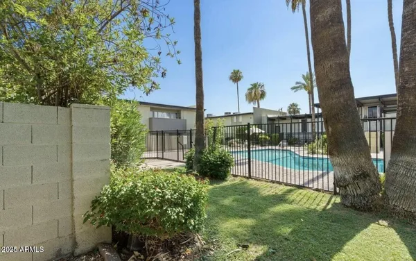 $2,100 | 6767 North 7th Street, Unit 123, Phoenix, AZ 85014