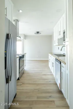 $2,100 | 6767 North 7th Street, Unit 123, Phoenix, AZ 85014