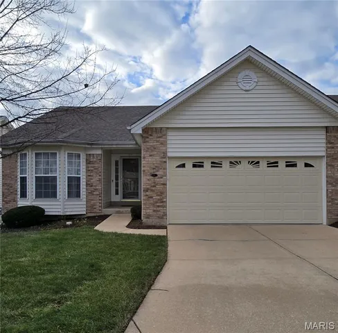 $314,900 | 64 North Trumbull Circle, Unit 45A, St. Charles, MO 63301