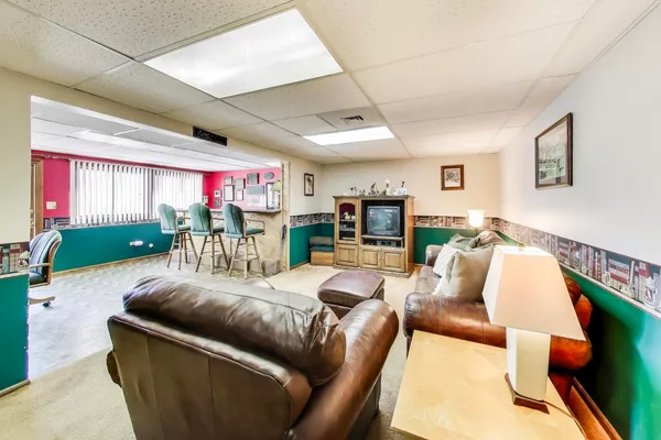 $625,000 | 1265 West Sturbridge Drive, Hoffman Estates, IL 60192