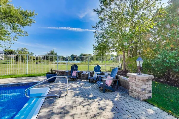 $625,000 | 1265 West Sturbridge Drive, Hoffman Estates, IL 60192