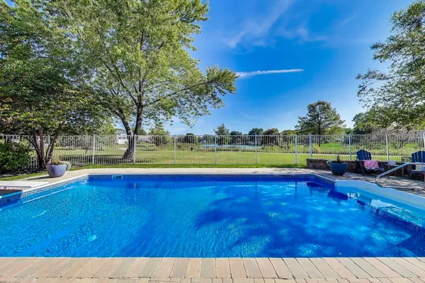 $625,000 | 1265 West Sturbridge Drive, Hoffman Estates, IL 60192