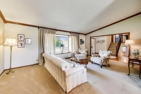 $625,000 | 1265 West Sturbridge Drive, Hoffman Estates, IL 60192