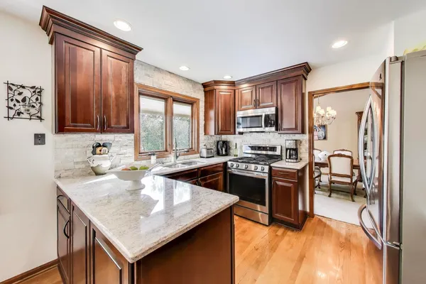 $625,000 | 1265 West Sturbridge Drive, Hoffman Estates, IL 60192
