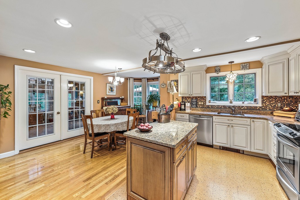 8 Perkins Road Pembroke, MA 02359 - Photo 4 of 27 Gallery Image 4