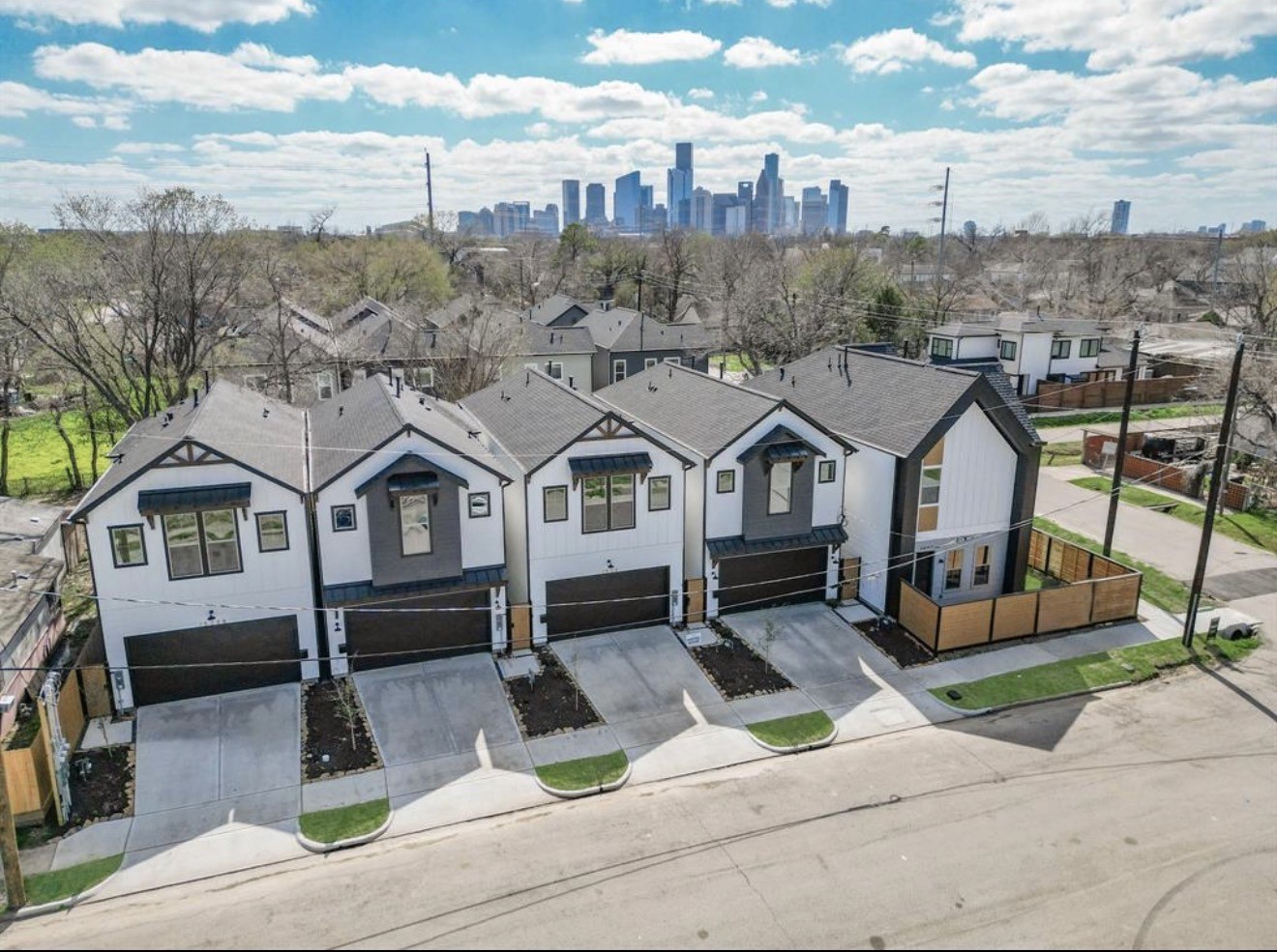 1508 Ryon Street, Unit B Houston, TX 77009 - Photo 26 of 32 Downtown Houston and major
highways, the Terry
Farmhouses provide
convenient access to
everything the city has to offer.