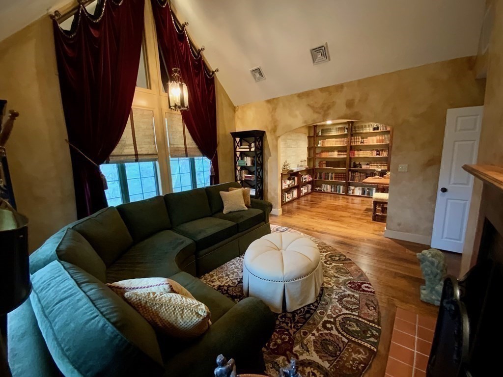 180 Wayside Inn Road Marlborough, MA 01752 - Photo 32 of 41