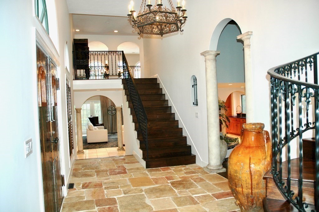 180 Wayside Inn Road Marlborough, MA 01752 - Photo 4 of 41