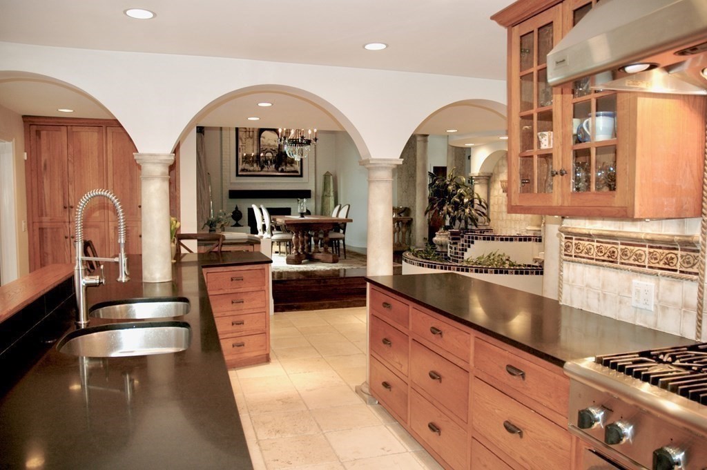 180 Wayside Inn Road Marlborough, MA 01752 - Photo 6 of 41