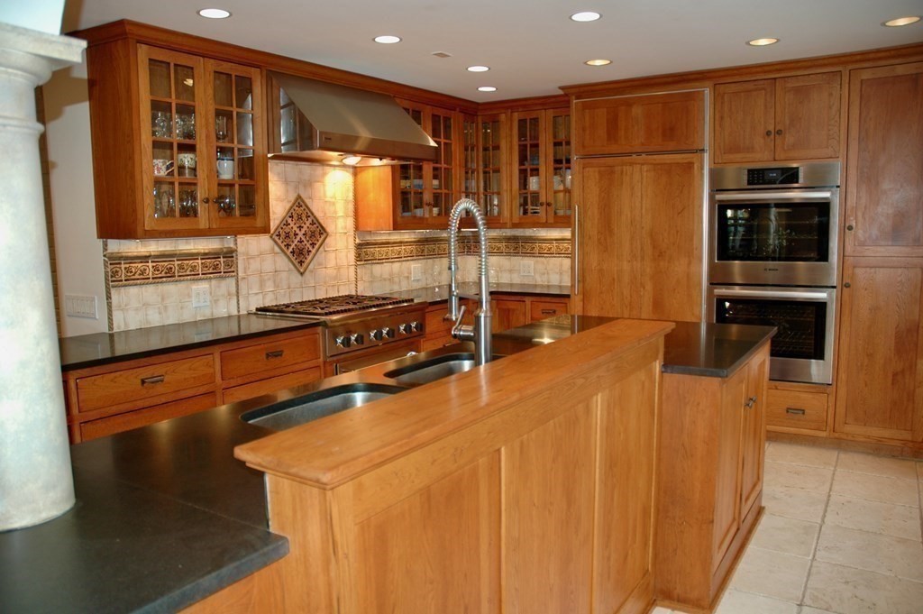 180 Wayside Inn Road Marlborough, MA 01752 - Photo 7 of 41