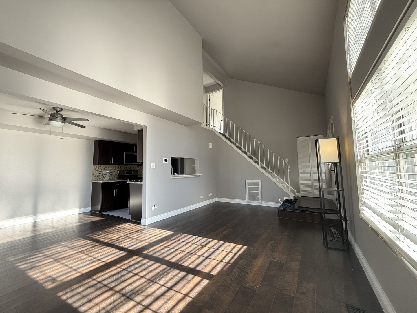 309 Teak Lane Streamwood, IL 60107 - Photo 4 of 16 a view of a living room