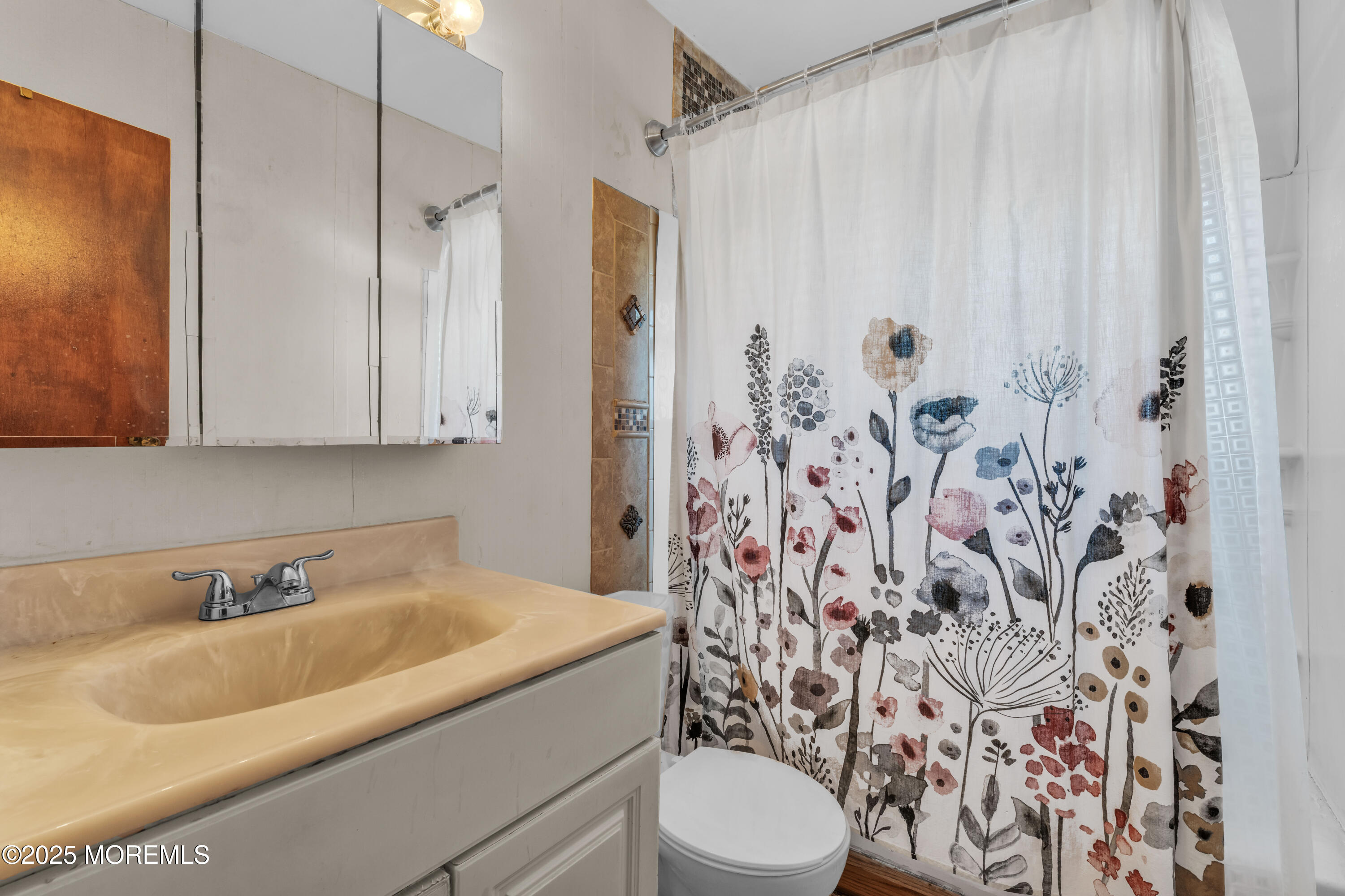 975 South Concourse Keyport, NJ 07735 - Photo 39 of 46 a bathroom with a sink toilet and shower