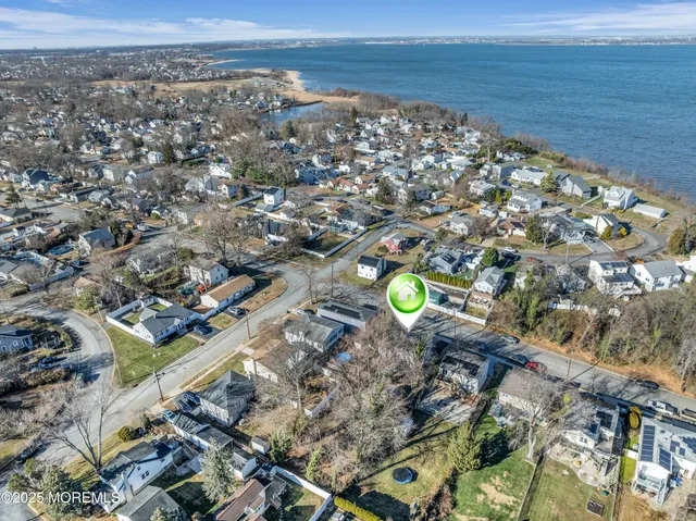 a sign that is on the wall