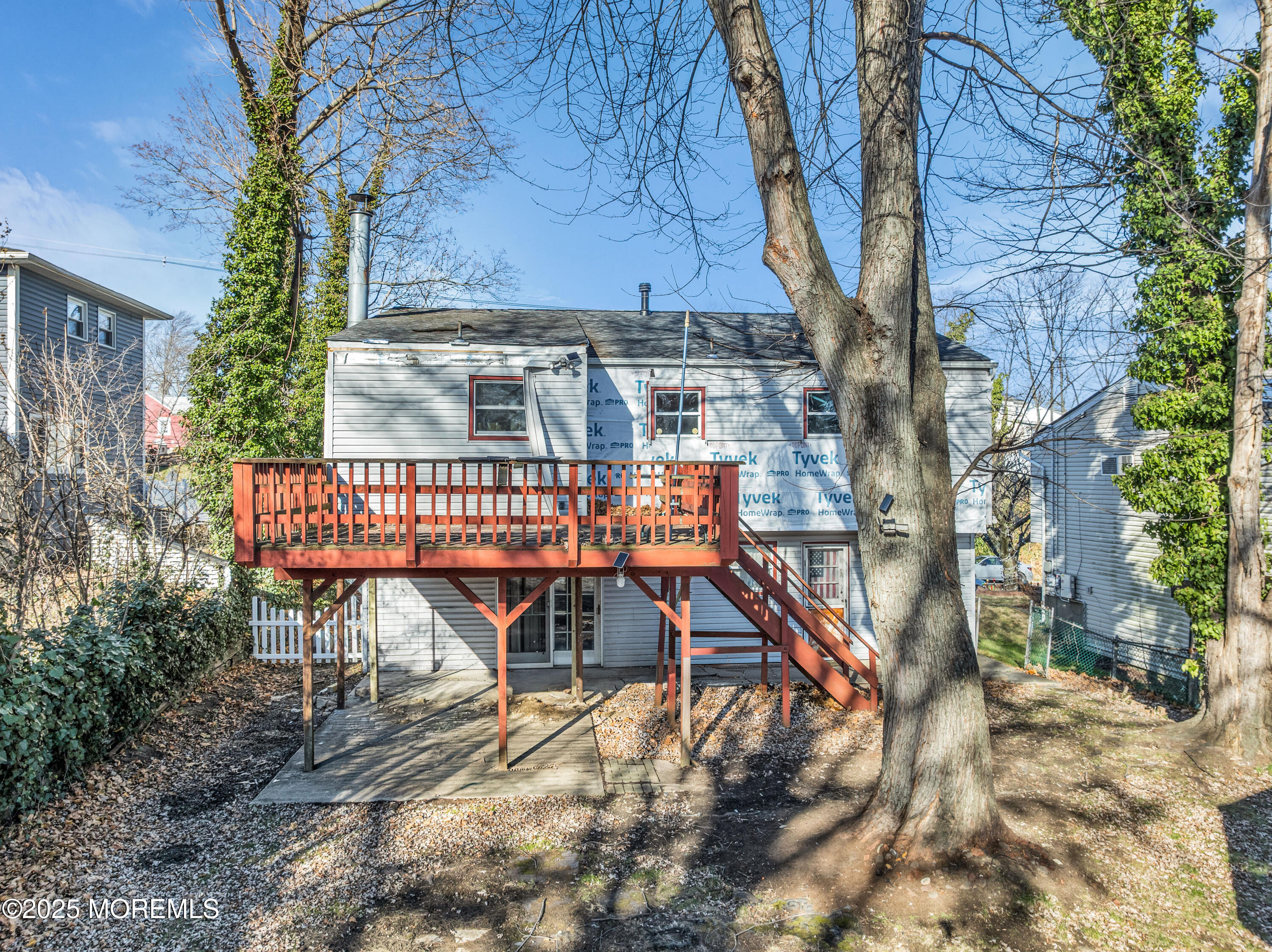 975 South Concourse Keyport, NJ 07735 - Photo 7 of 46 a view of a chairs and table in backyard