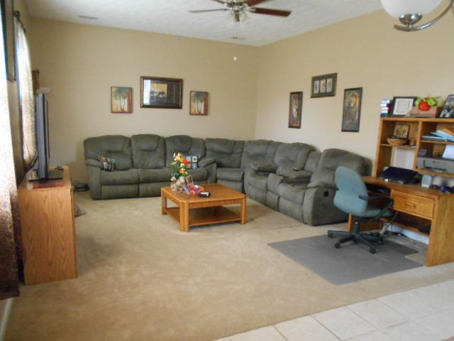 1422 Springplace Road Lewisburg, TN 37091 - Photo 10 of 19 Guest House: Large, inviting living room!