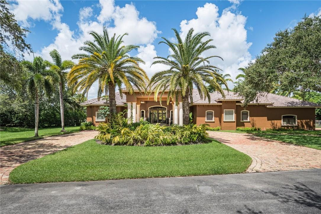 4031 East Ridgeview Drive Davie, FL 33330 - Photo 14 of 57 Photo 14