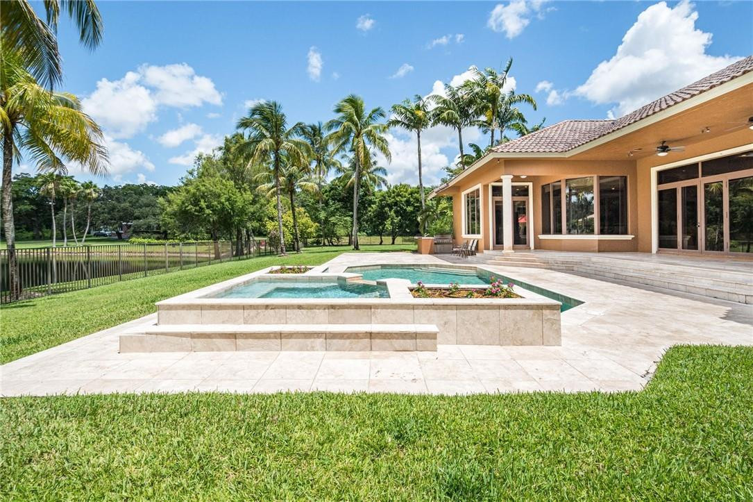 4031 East Ridgeview Drive Davie, FL 33330 - Photo 16 of 57 Photo 16