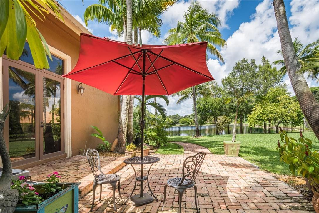 4031 East Ridgeview Drive Davie, FL 33330 - Photo 30 of 57 Photo 30